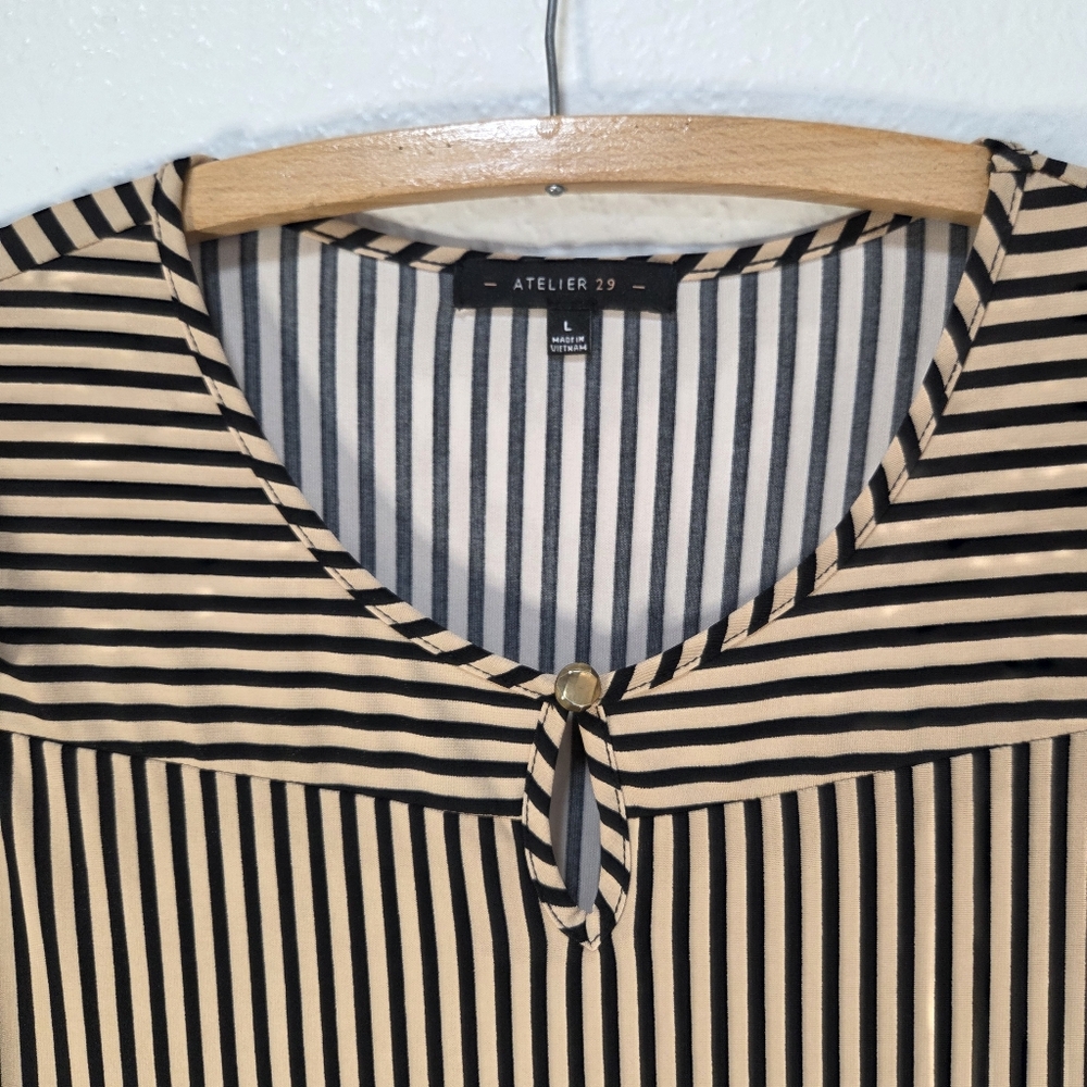Atelier 29 Blouse Top Size Large Vertical Stiped Ruffle Short Sleeves - Picture 8 of 15